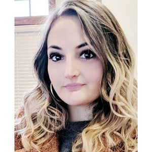 Meet your Posher, Lauren